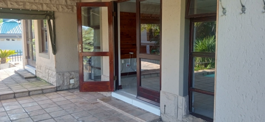 4 Bedroom Property for Sale in Kosmos North West